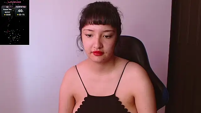 alexaa08 online show from April 2026 02:14:01 PM