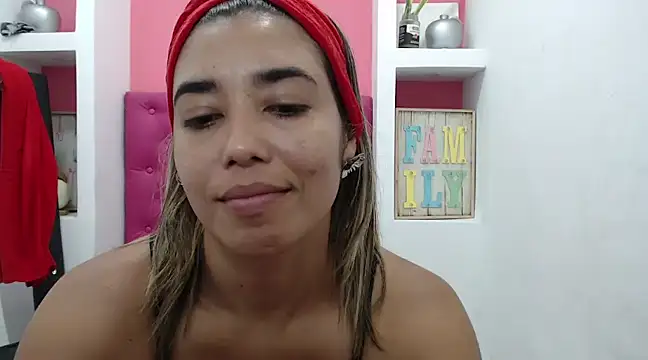 Dona Tela online show from December 2024 04:38:01 PM