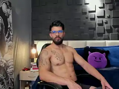 Snapshot of DannSaenz chatting on January 2025 02:17:02 PM DannSaenz online show from January 2025 02:17:02 PM