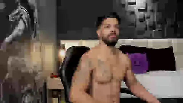 Snapshot of DannSaenz chatting on January 2025 11:09:02 AM DannSaenz online show from January 2025 11:09:02 AM
