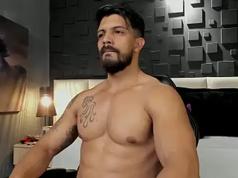 Snapshot of DannSaenz chatting on February 2025 07:14:02 PM DannSaenz online show from February 2025 07:14:02 PM
