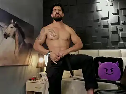 Snapshot of DannSaenz chatting on February 2025 12:11:01 AM DannSaenz online show from February 2025 12:11:01 AM
