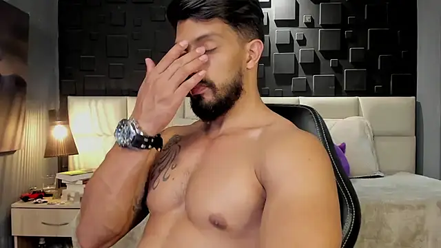 Snapshot of DannSaenz chatting on February 2025 03:16:02 AM DannSaenz online show from February 2025 03:16:02 AM