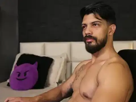 Snapshot of DannSaenz chatting on February 2025 10:54:01 AM DannSaenz online show from February 2025 10:54:01 AM