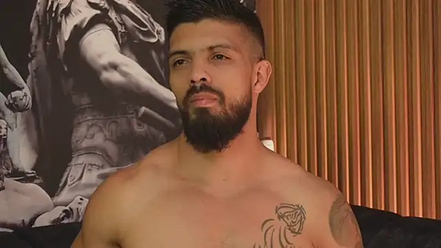 Snapshot of DannSaenz chatting on October 2025 02:47:02 AM DannSaenz online show from October 2025 02:47:02 AM