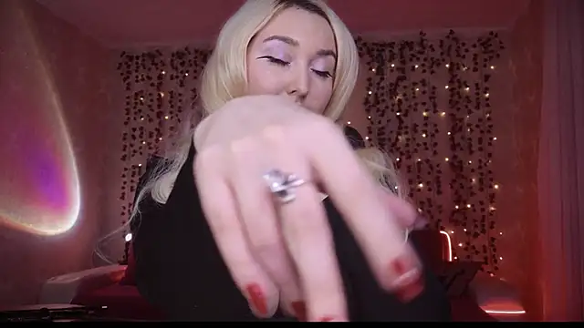 Snapshot of AllisonBlack_ chatting on October 2025 06:26:02 PM AllisonBlack  online show from October 2025 06:26:02 PM