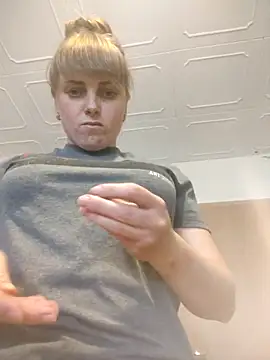 CoddessCrystal online show from April 2026 01:27:02 PM