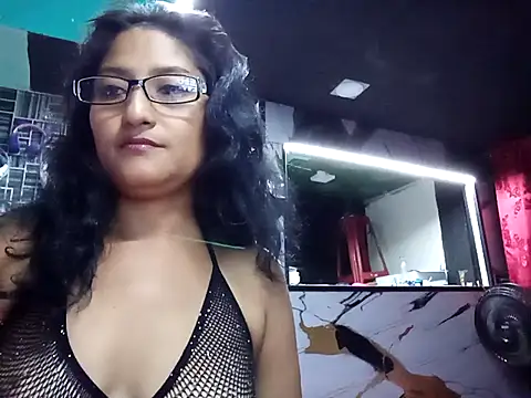 AdelinaMiran90 online show from October 2025 04:15:01 AM