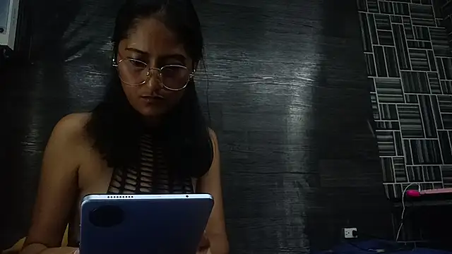 AdelinaMiran90 online show from May 2026 05:03:02 AM