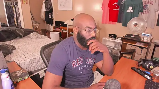 MrChuckDailyXXX online show from November 2025 02:10:01 AM