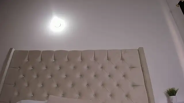 Eloisa cleavage  online show from February 2025 02:11:02 PM