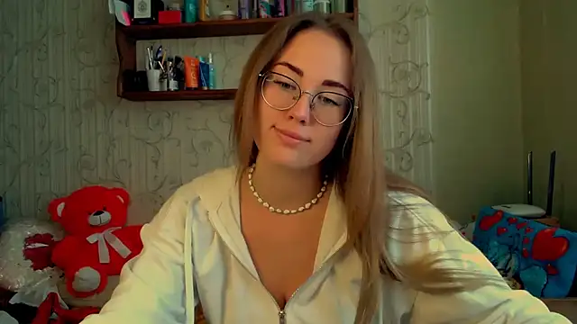 luxie milady online show from October 2025 10:21:01 AM