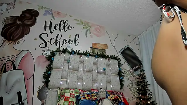 Snapshot of EMMA_SWEETT1 chatting on December 2024 12:23:02 PM EMMA SWEETT1 online show from December 2024 12:23:02 PM