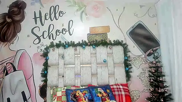 Snapshot of EMMA_SWEETT1 chatting on December 2024 12:20:02 PM EMMA SWEETT1 online show from December 2024 12:20:02 PM