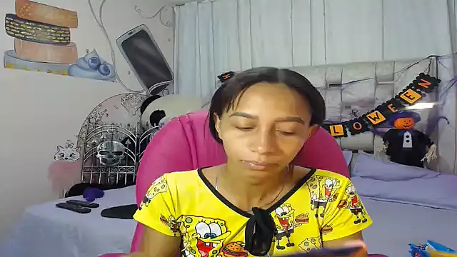 Snapshot of EMMA_SWEETT1 chatting on October 2025 12:36:01 PM EMMA SWEETT1 online show from October 2025 12:36:01 PM