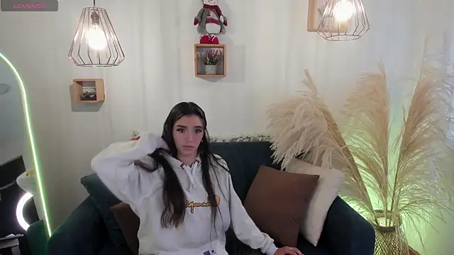 Paola wood online show from December 2025 12:03:02 PM