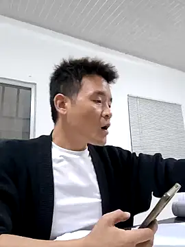 kisstoyousoon2024 online show from September 2025 06:30:02 PM