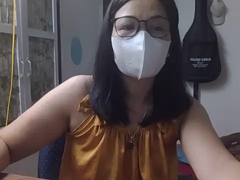 JuliaCiona online show from November 2025 05:55:02 PM