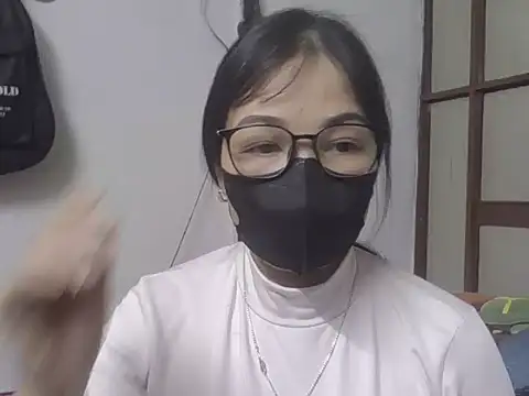 JuliaCiona online show from November 2025 01:44:02 PM