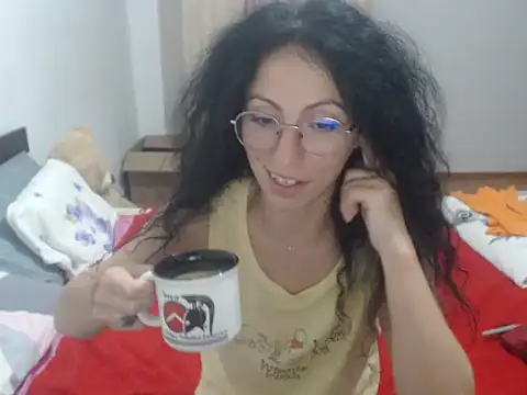 Snapshot of Emmatoo chatting on July 2026 05:40:02 PM Emmatoo online show from July 2026 05:40:02 PM