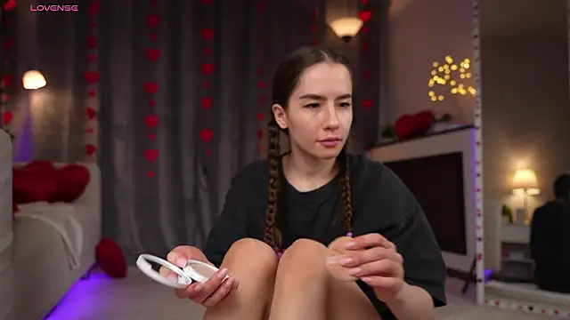 Amely Young online show from February 2026 02:08:01 AM