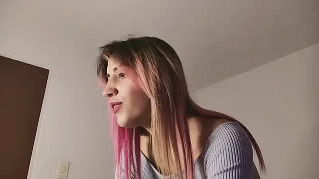 Snapshot of linnie_ chatting on March 2025 04:35:02 AM linnie  online show from March 2025 04:35:02 AM