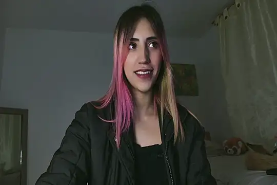 Snapshot of linnie_ chatting on March 2025 10:45:02 AM linnie  online show from March 2025 10:45:02 AM