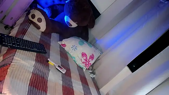 Maryonthemoon online show from December 2024 01:36:02 AM