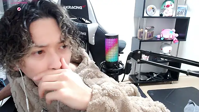 Snapshot of Shizukuu chatting on March 2025 06:32:01 PM Shizukuu online show from March 2025 06:32:01 PM