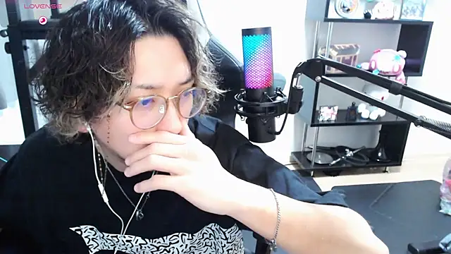 Snapshot of Shizukuu chatting on March 2025 06:05:02 AM Shizukuu online show from March 2025 06:05:02 AM