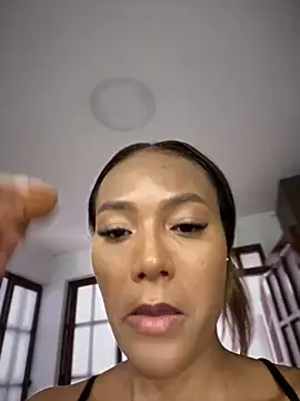 Snapshot of KyaraMiller chatting on December 2024 06:59:01 PM KyaraMiller online show from December 2024 06:59:01 PM