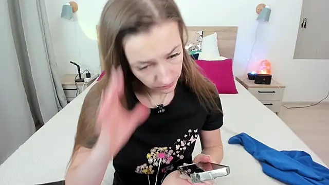 Snapshot of KateRedgar chatting on February 2026 02:45:01 PM KateRedgar online show from February 2026 02:45:01 PM