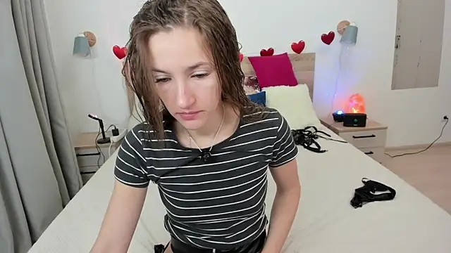 Snapshot of KateRedgar chatting on February 2026 01:50:02 PM KateRedgar online show from February 2026 01:50:02 PM