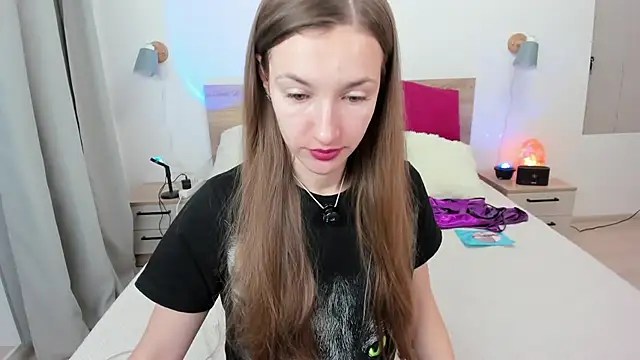 Snapshot of KateRedgar chatting on February 2026 03:10:01 PM KateRedgar online show from February 2026 03:10:01 PM