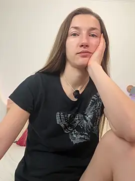 Snapshot of KateRedgar chatting on March 2026 10:33:01 AM KateRedgar online show from March 2026 10:33:01 AM