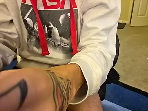 Snapshot of Migaruo chatting on October 2025 12:02:01 PM Migaruo online show from October 2025 12:02:01 PM