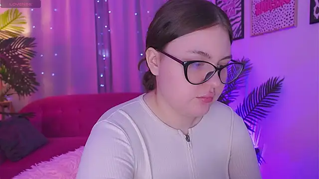 Snapshot of Mia__Peach chatting on March 2025 12:05:01 AM Mia Peach online show from March 2025 12:05:01 AM