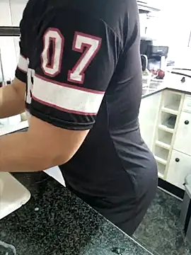 Snapshot of lamorbosa37 chatting on February 2026 03:02:01 PM lamorbosa37 online show from February 2026 03:02:01 PM