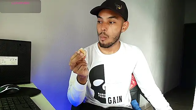 Snapshot of colinbrown chatting on February 2026 06:37:02 PM colinbrown online show from February 2026 06:37:02 PM