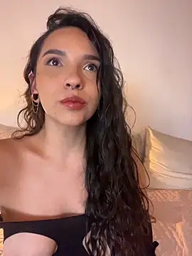 Snapshot of ThaliaRivera_ chatting on March 2026 07:24:01 AM ThaliaRivera online show from March 2026 07:24:01 AM