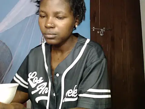 TrishaKalid online show from October 2025 08:18:01 AM