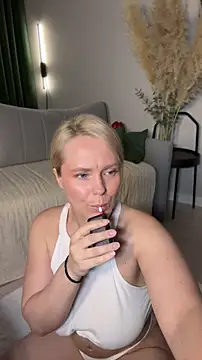 Snapshot of Charming_Daphny chatting on May 2026 10:36:01 AM Charming Daphny online show from May 2026 10:36:01 AM