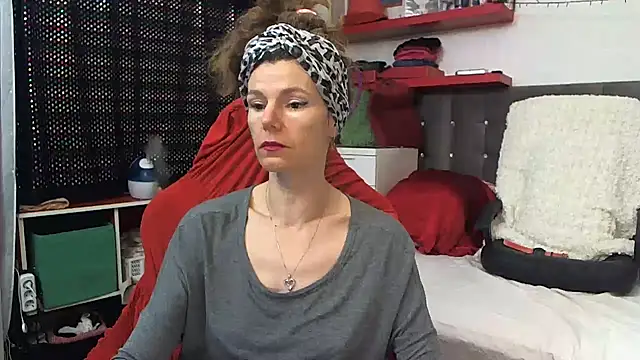 kellyterapy online show from February 2025 06:44:01 PM