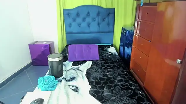 Snapshot of _Angelinaandrade_ chatting on January 2025 11:05:02 PM Angelinaandrade online show from January 2025 11:05:02 PM