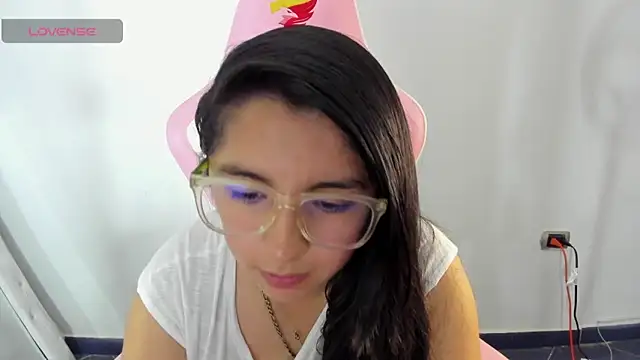 Snapshot of _Angelinaandrade_ chatting on February 2025 07:46:01 PM Angelinaandrade online show from February 2025 07:46:01 PM