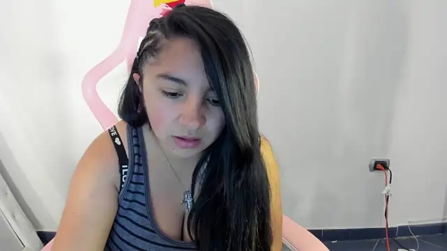 Snapshot of _Angelinaandrade_ chatting on March 2025 02:16:01 PM Angelinaandrade online show from March 2025 02:16:01 PM