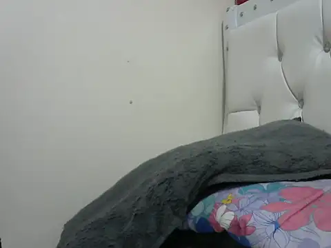 shanycute1 online show from October 2025 01:45:02 PM