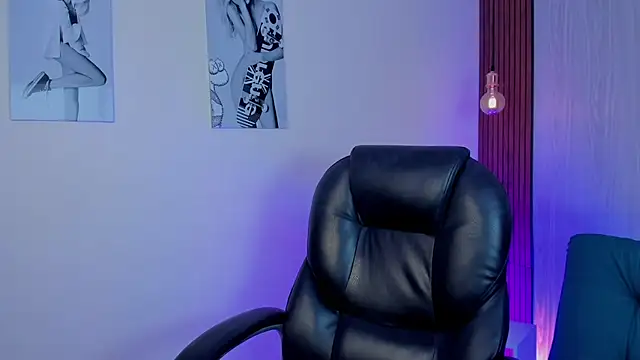 miah connor online show from November 2025 07:47:01 PM