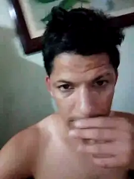 Snapshot of Alonsomadeira chatting on May 2026 01:45:01 AM Alonsomadeira online show from May 2026 01:45:01 AM