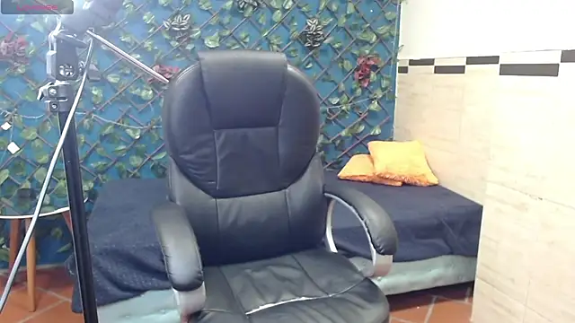 Snapshot of Waturox chatting on January 2025 07:41:02 PM Waturox online show from January 2025 07:41:02 PM